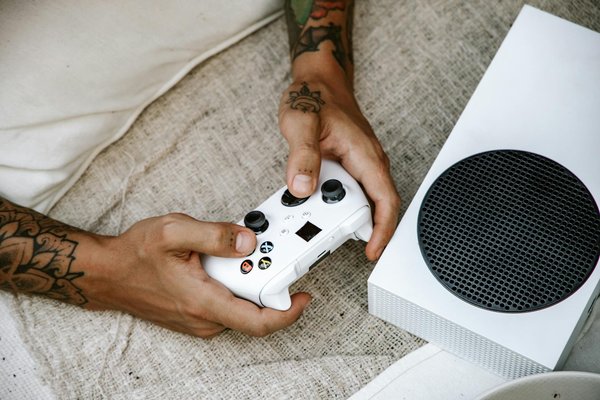 How to optimize UK-based travel websites for voice search?